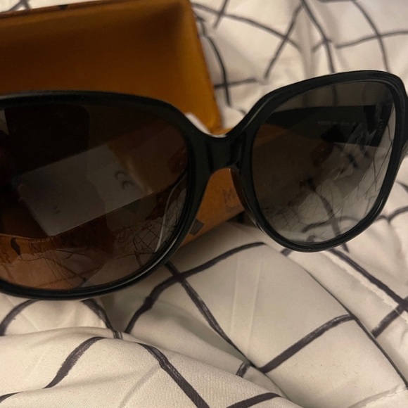 MCM Women\'s Sunglasses MCM616SA 001 Black 58mm Gray Gradient Lens NEW main image 6